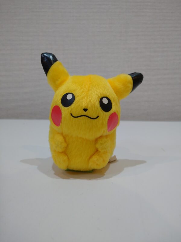 68.【おもちゃ】ピカチュウのぬいぐるみ