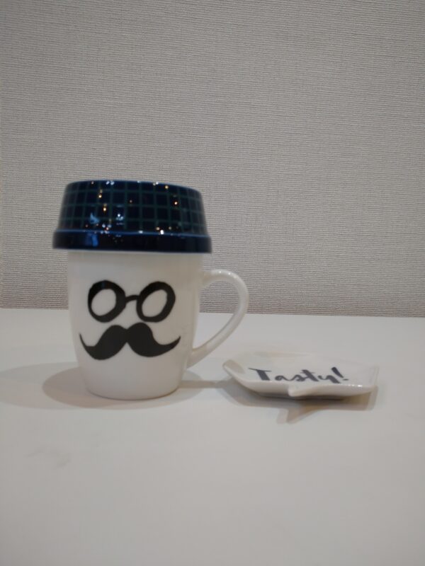 84.【食器類】マグカップ・デザート皿セット