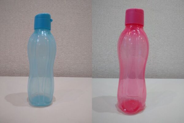 98.【雑貨】プラスチックボトル750㎖　2個セット（水色・ピンク）